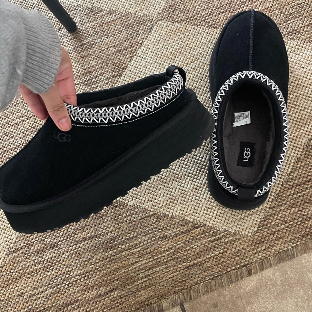 UGG Tazz Platform